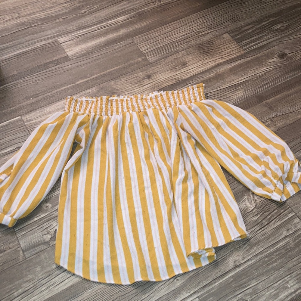 Woman White And Yellow Dress Shirt!